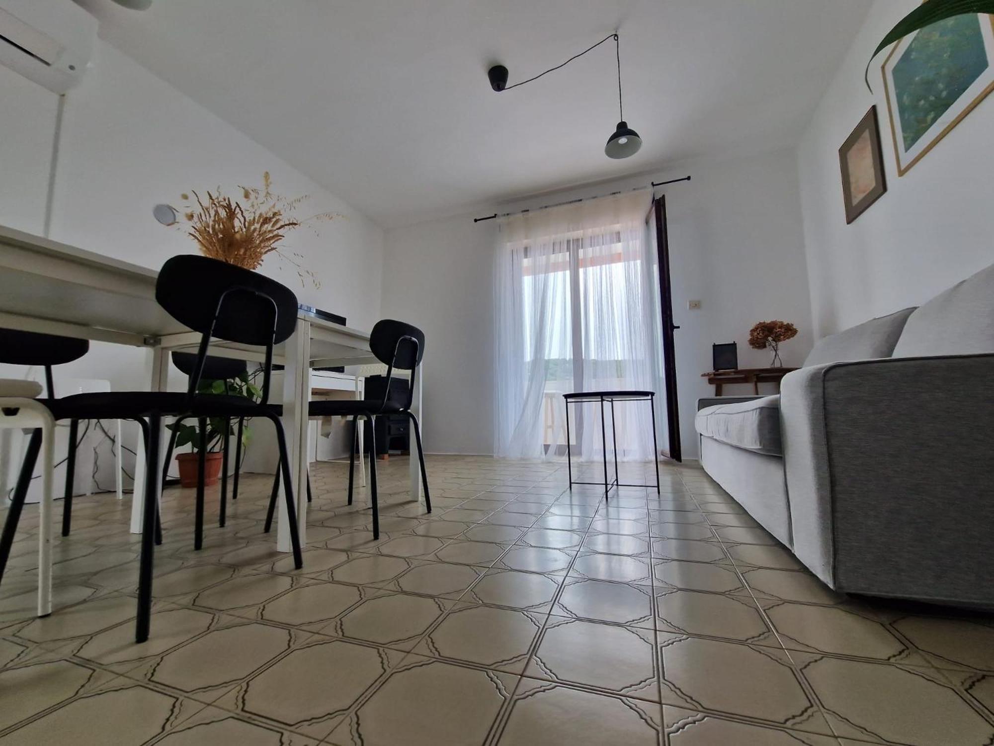 Laura Apartment