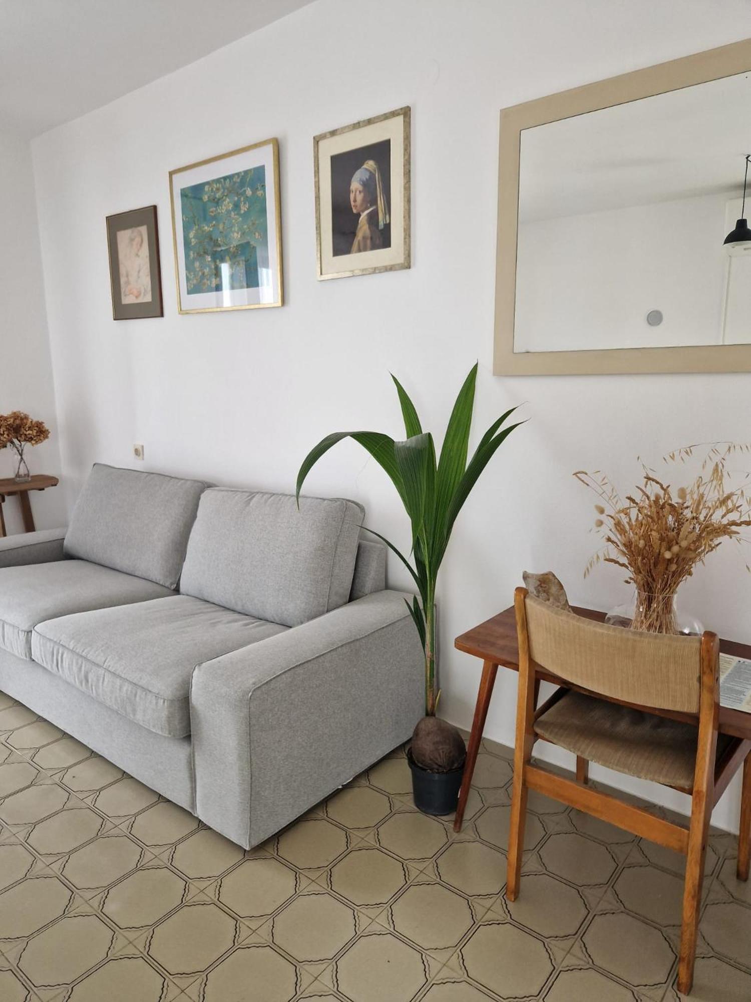 Laura Apartment